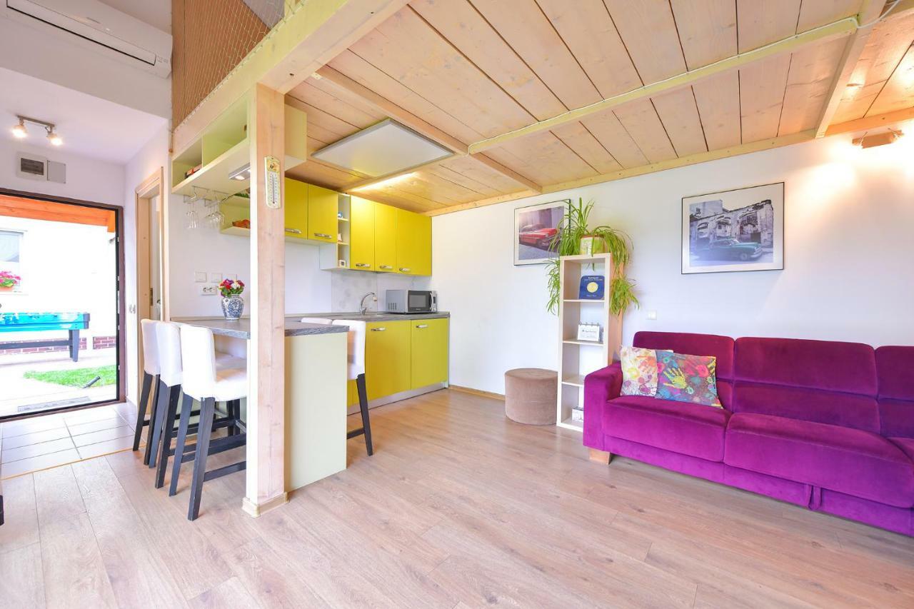 Happy Place - Casuta Galbena Domnesti  Exterior foto